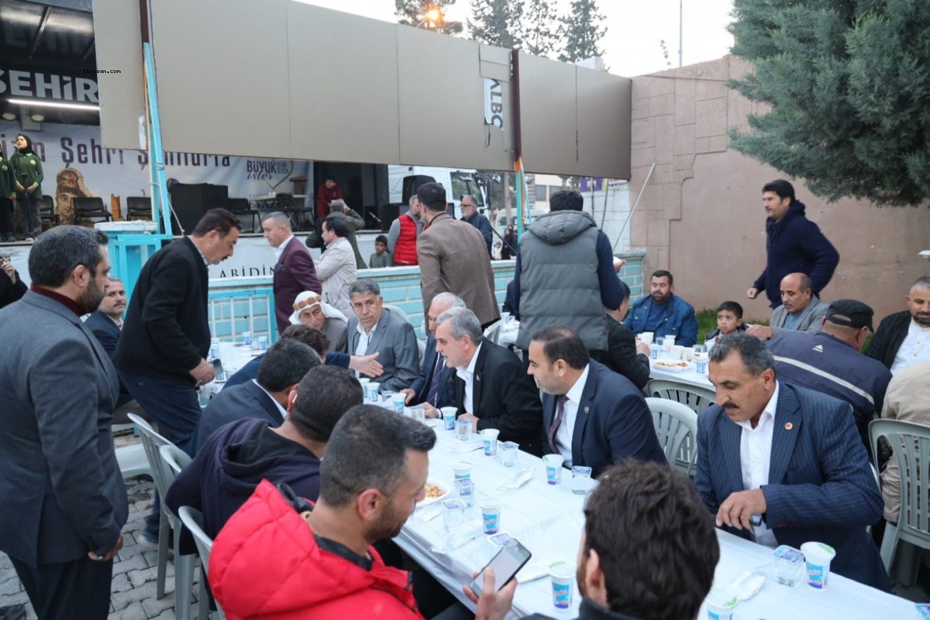 Beyazgül Akçakale’de düzenlenen iftar programına katıldı;