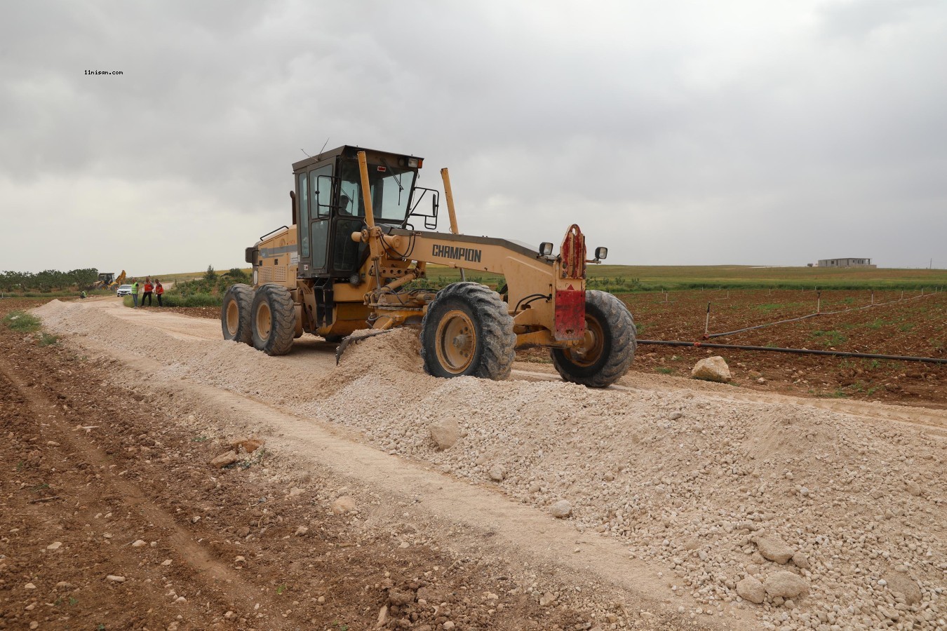 Haliliye’de ömrünü tamamlayan yollar yenileniyor;