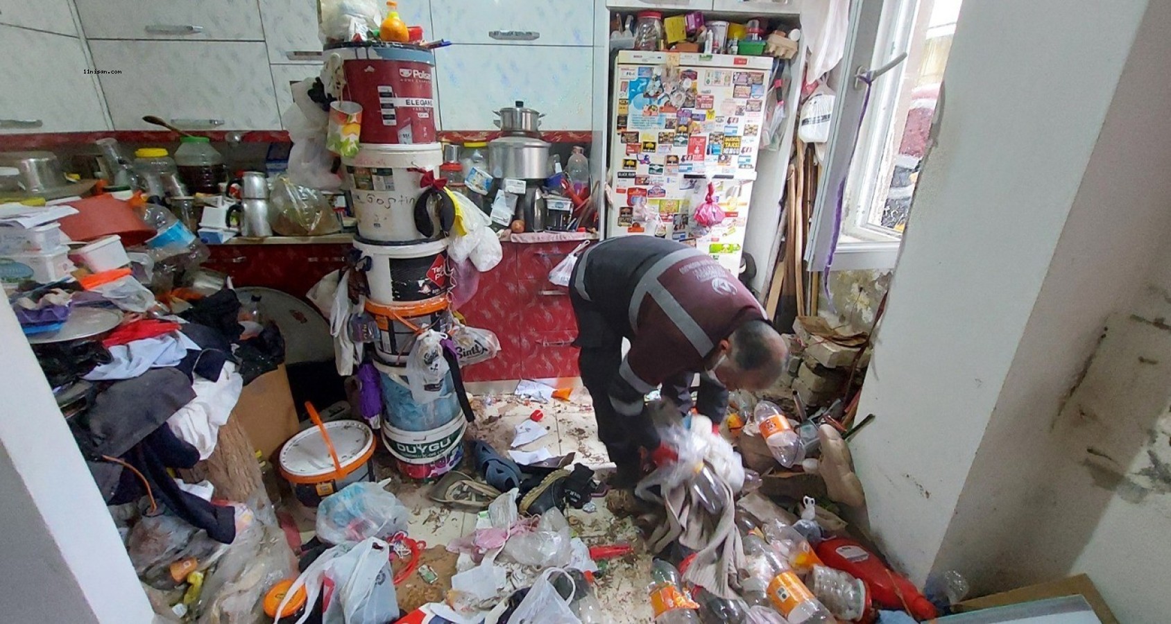 Ordu’da bir evden 10 kamyonet çöp çıkartıldı...;