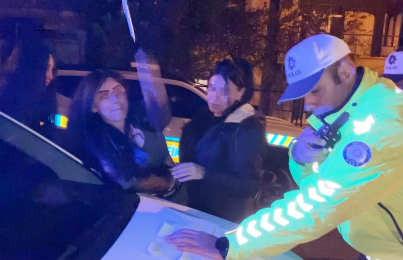 Polisi alarma geçiren alkollü kadınlar gazeteciyi darbedip tehdit etti