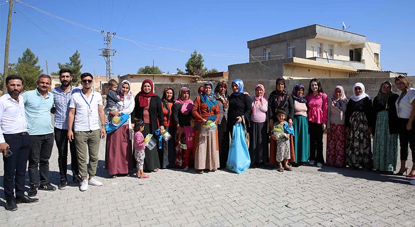 Karaköprü kırsalında sağlık ve geri dönüşüm eğitimleri veriliyor;