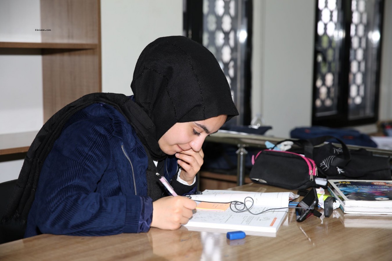 Gençler sınavlara Karaköprü okuma evlerinde hazırlanıyor;