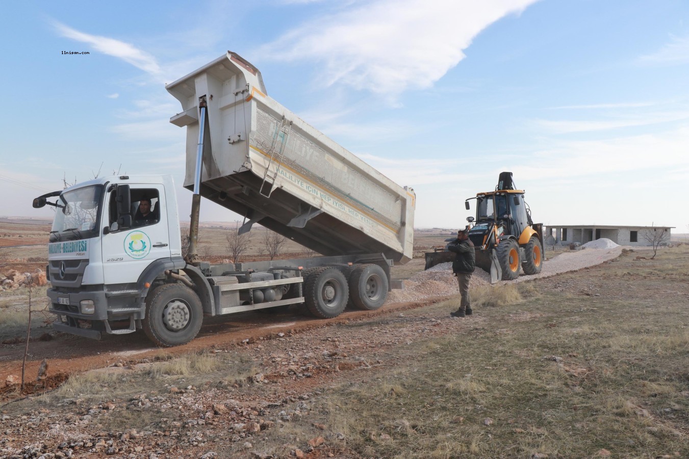 ASLANLI KIRSAL MAHALLESİNDE YOLLAR ARTIK DAHA KONFORLU;