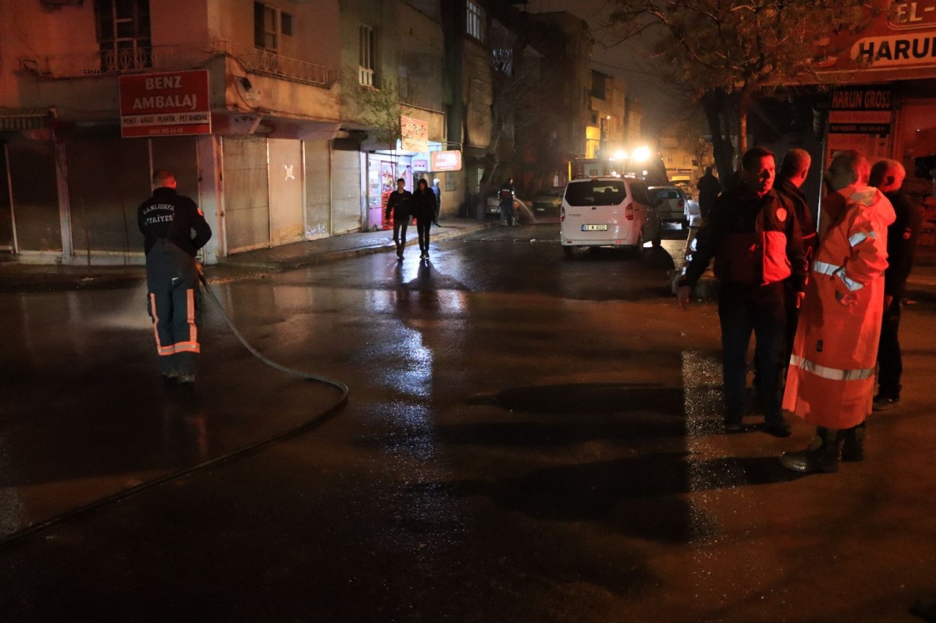 Şanlıurfa’da cadde ve sokaklar balçıktan arındırılıyor;