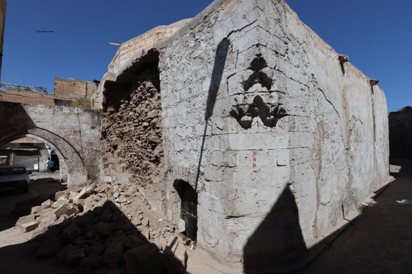 Urfa'da 300 yıllık hamamda çökme! Belediyeden açıklama;