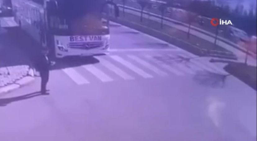 Muş’ta feci kaza! böyle savruldular