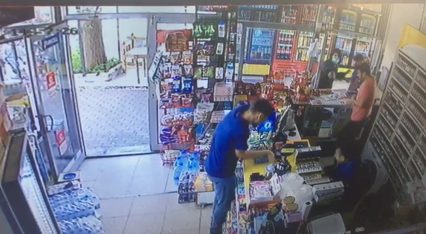 Büfedeki silahlı saldırı anı kamerada!