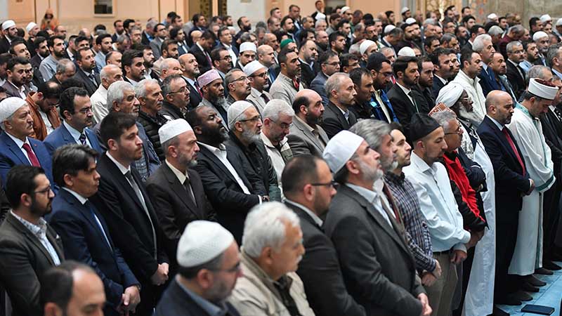 Şanlıurfa'da Gazze'deki saldırıda hayatını kaybedenler için gıyabi cenaze namazı kılındı;