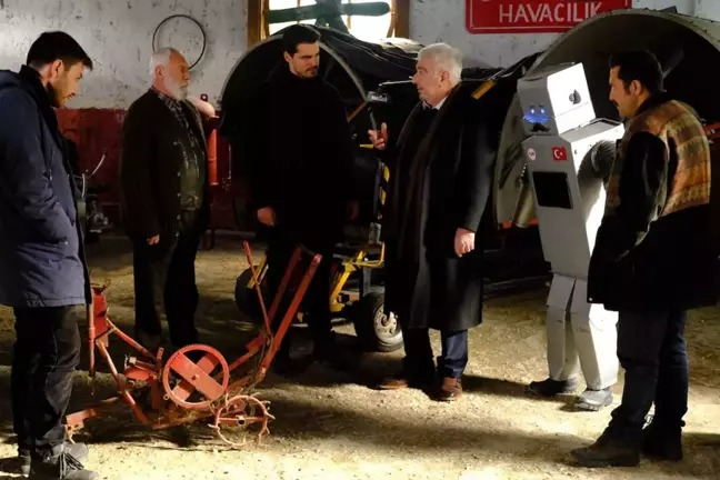 Ünlü Oyuncu Hastanelik Oldu...;