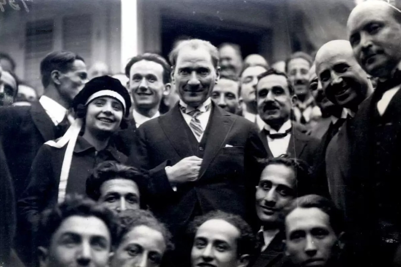 19 MAYIS ATATÜRK'Ü ANMA, GENÇLİK VE SPOR BAYRAMIMIZ KUTLU OLSUN
