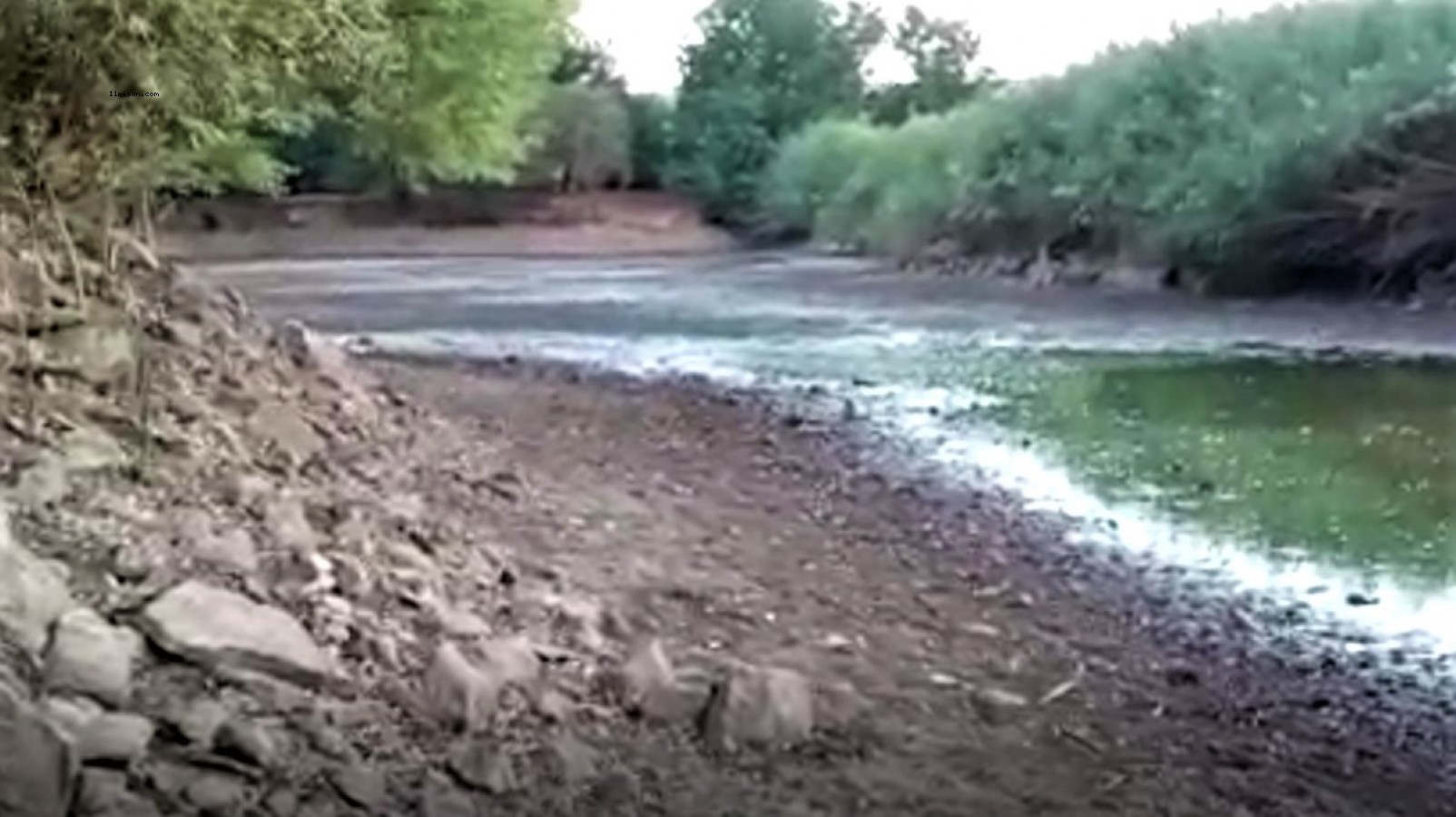 Urfa’daki göl kuraklıkla karşı karşıya!