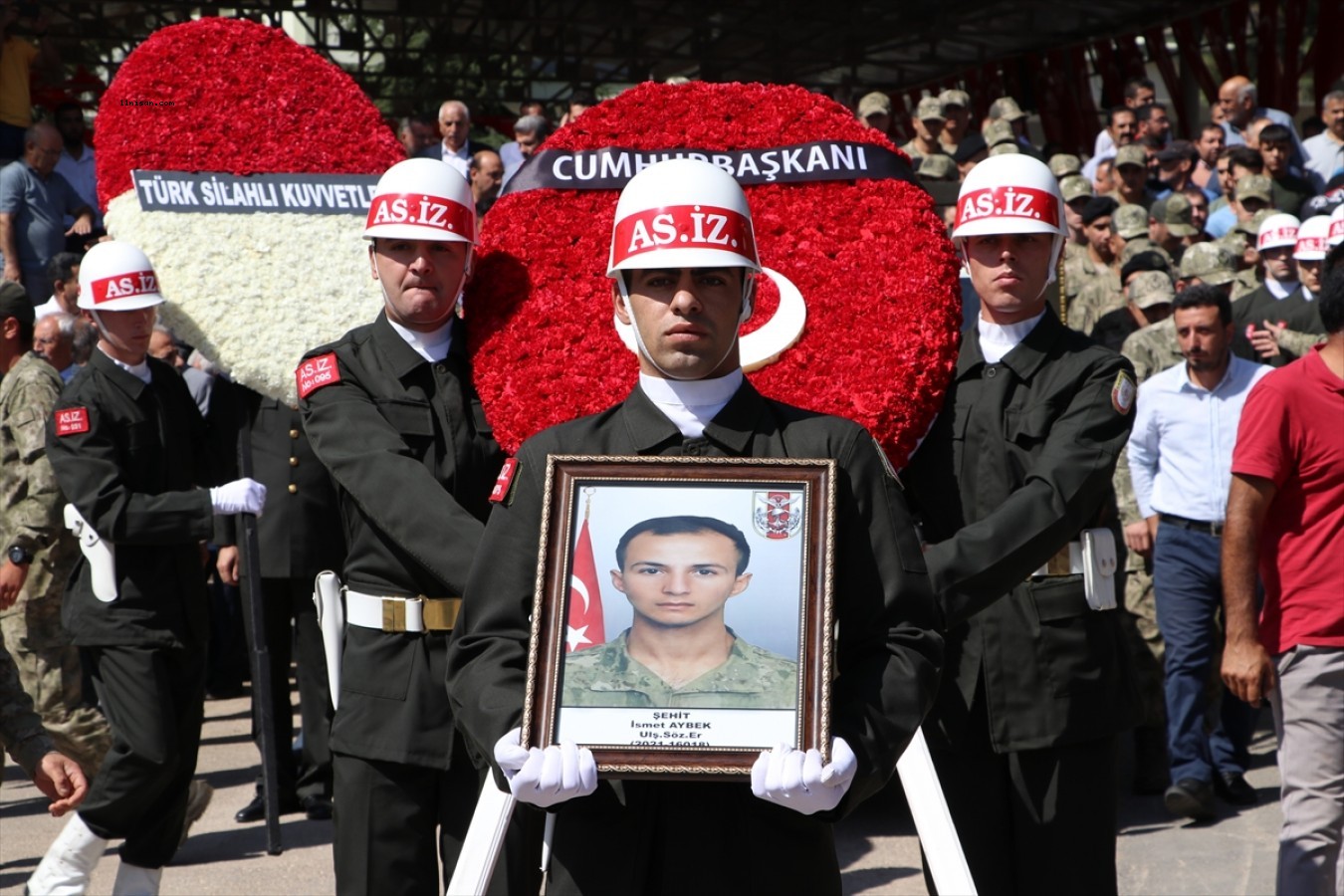 Suruç'ta şehit olan İsmet Aybek son yolculuğuna uğurlandı;