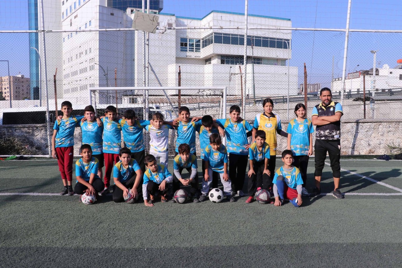 KIZ VE ERKEK ÇOCUKLARININ ADRESİ: FUTBOL KURSU;