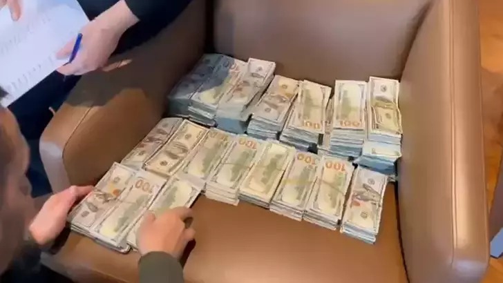 Ali Nuhoğlu'nun iş yerinde 1,3 milyon dolar ele geçirildi;