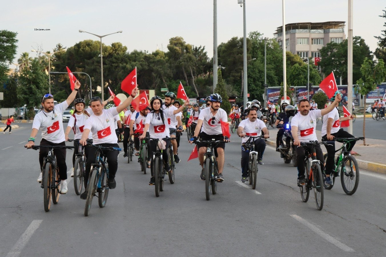 Şanlıurfa’da bisiklet tutkunlarından görsel şölen;