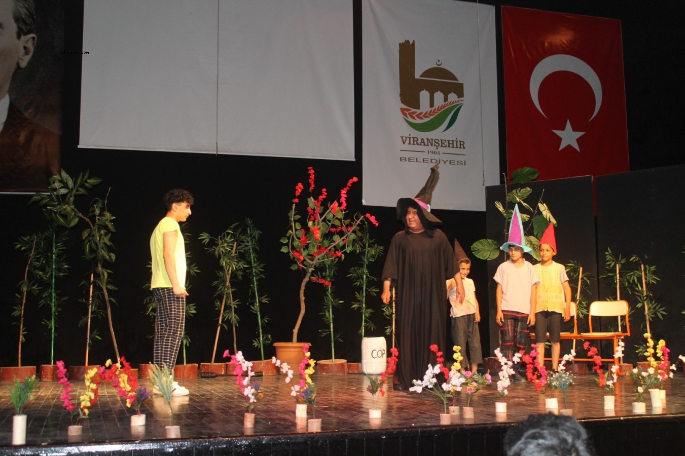 VİRANŞEHİR'DEN ÇOCUKLARA KARNE HEDİYESİ;