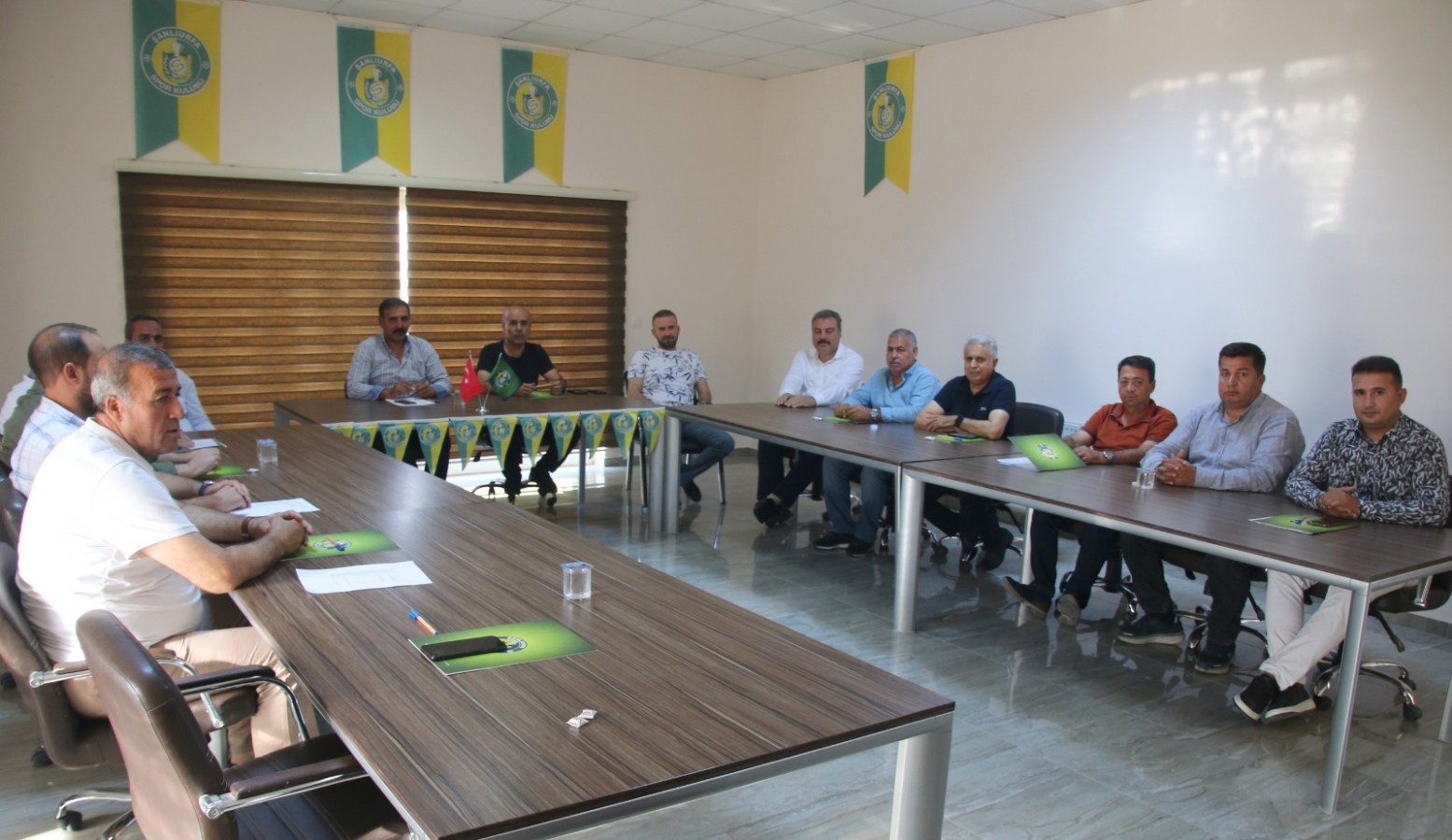 Şanlıurfaspor’da sezon öncesi son hazırlıklar masaya yatırıldı;