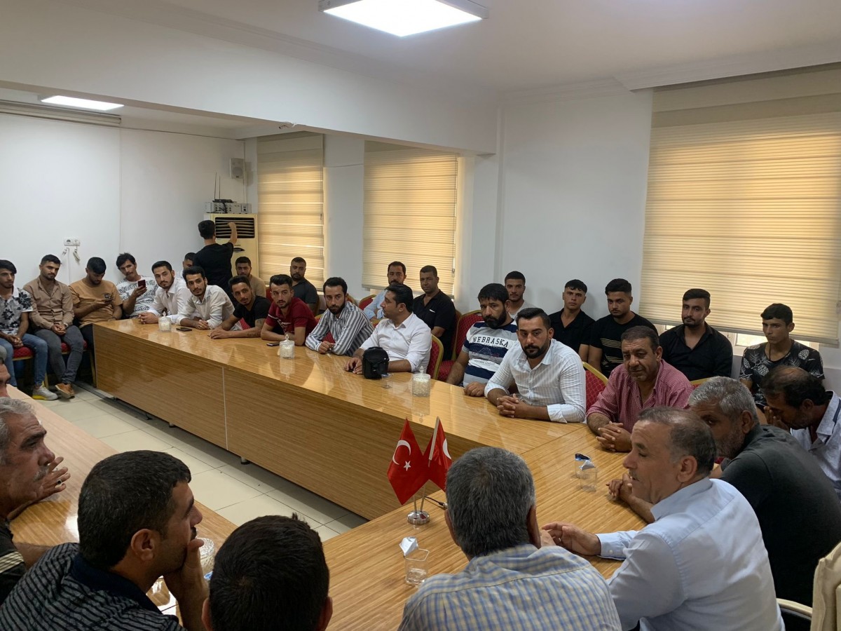 Urfa'da davulcular dertlerini AK Parti'ye anlattı;