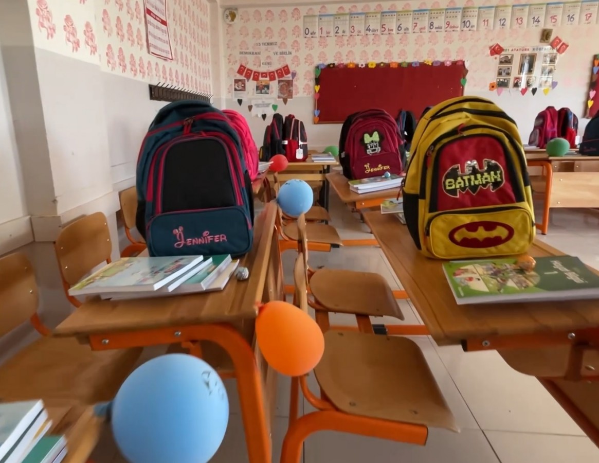 Halfeti Belediyesi’nden öğrencilere kırtasiye desteği;