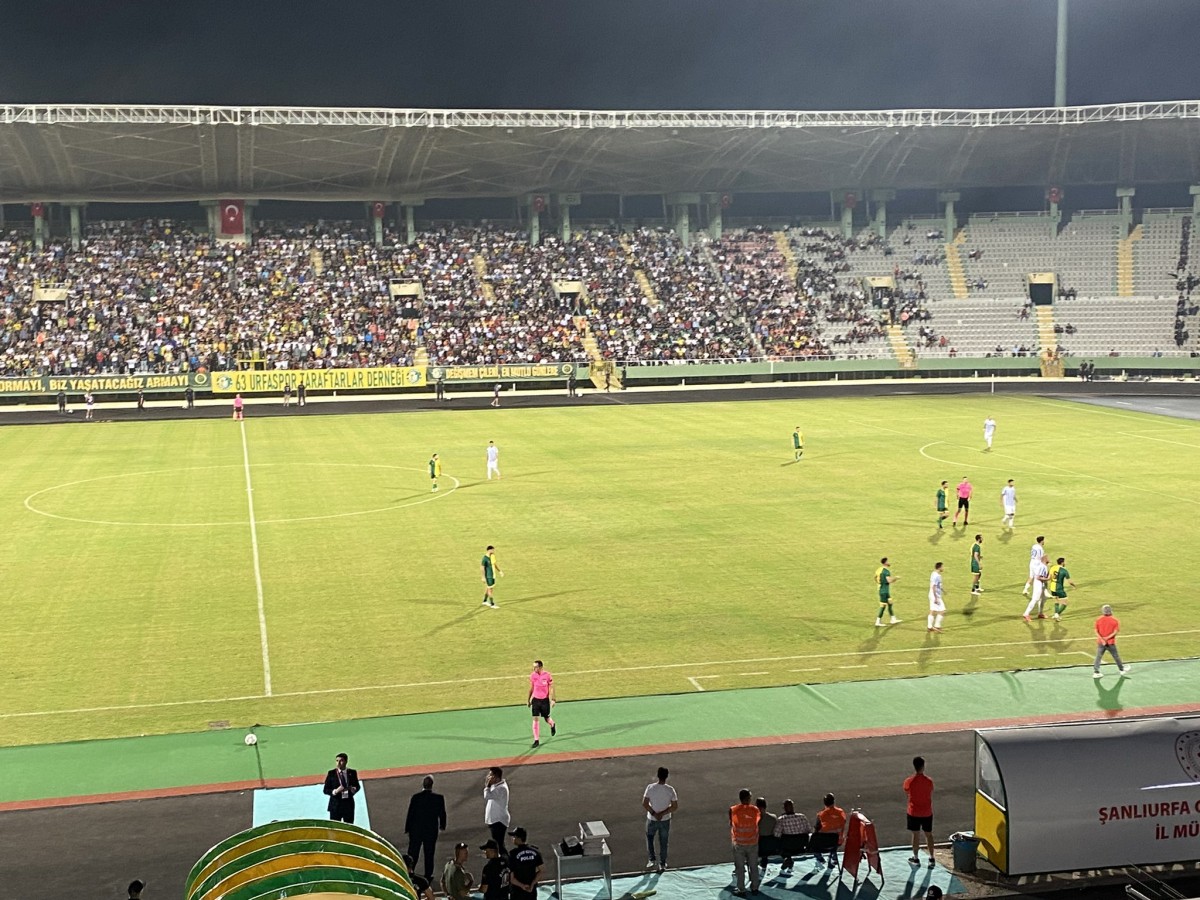 Şanlıurfaspor-Ankaraspor maçı başladı!;