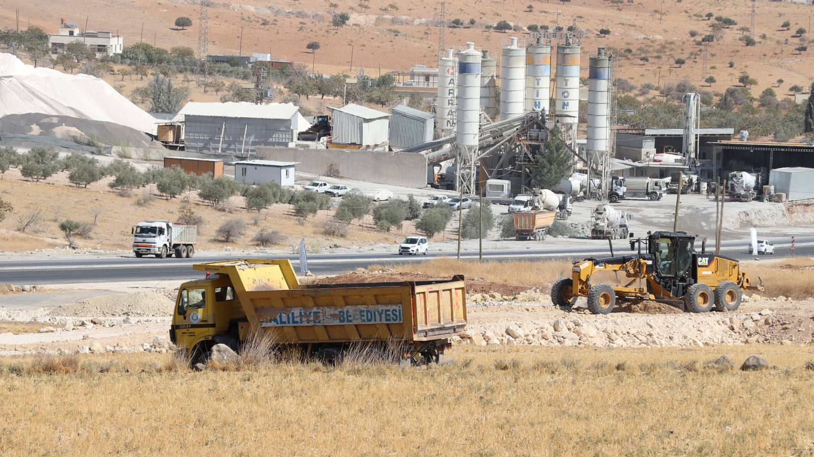 Güzelyurt Mahallesine yeni yollar kazandırılıyor;