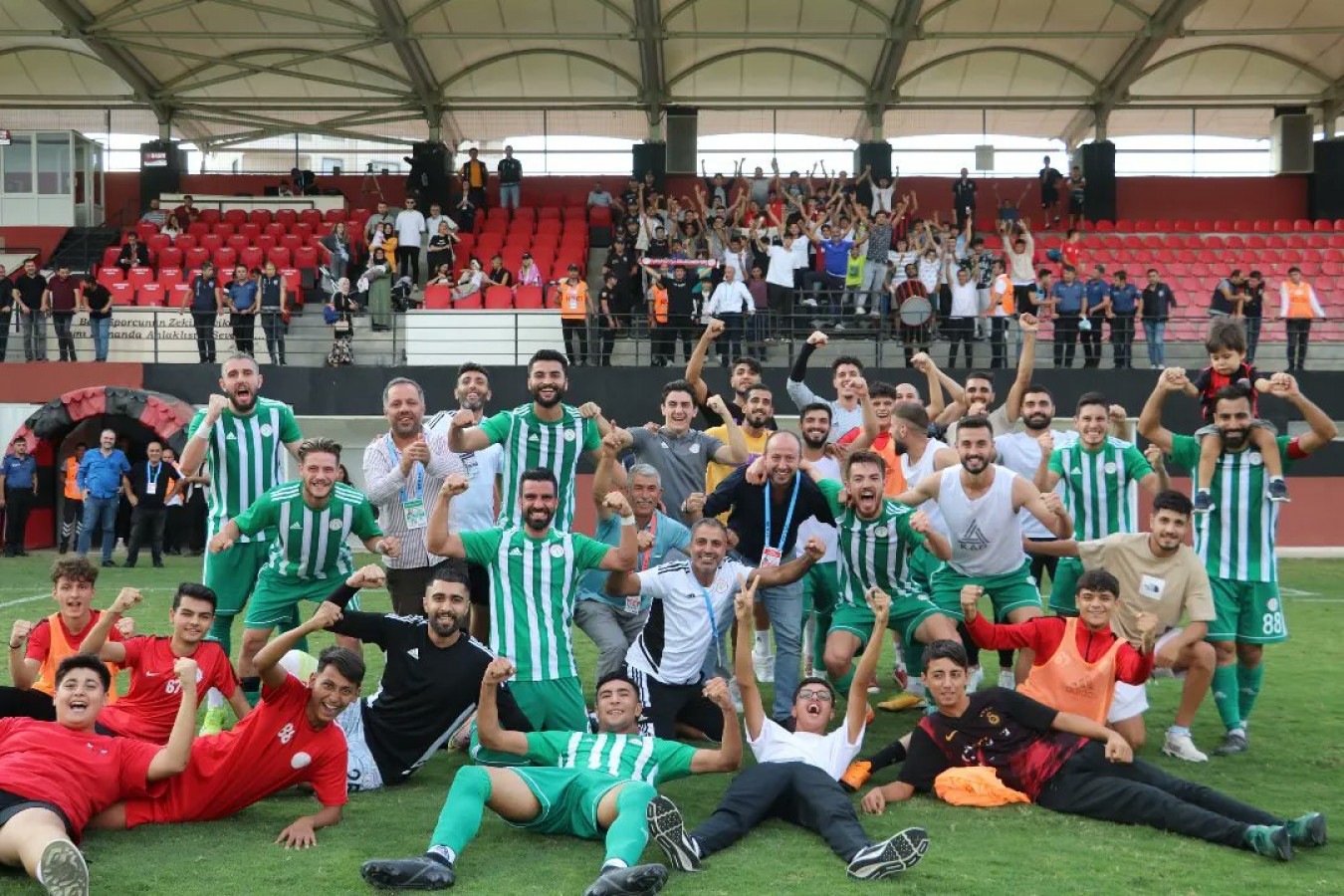 Karaköprüspor sezonun ilk galibiyetini aldı;