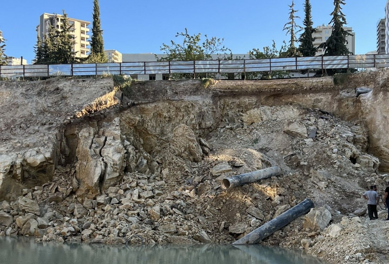 Urfa’da o bölgede yaşanan su kesintisi giderildi;