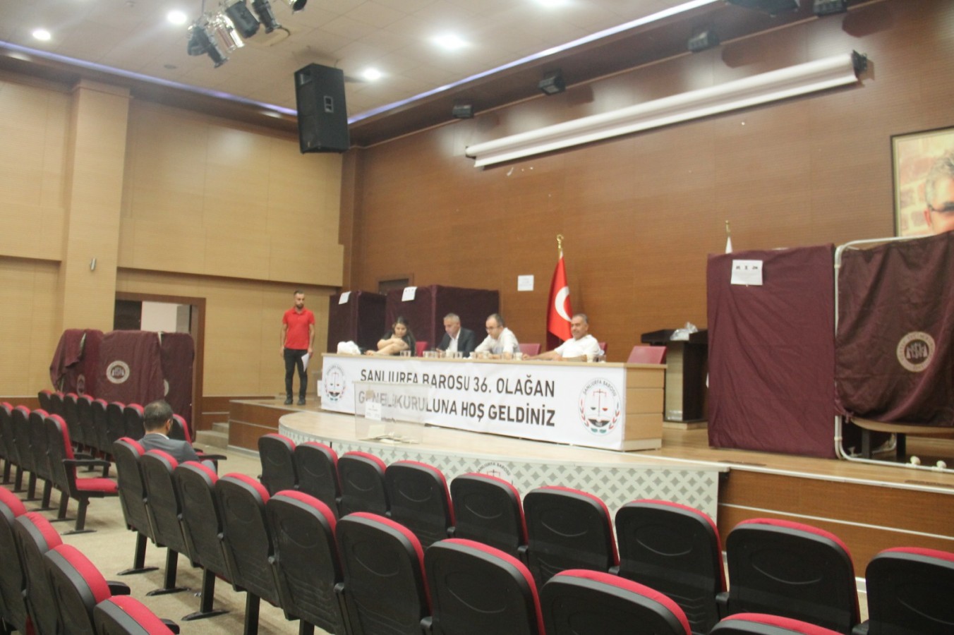 Şanlıurfa Barosu seçimlerinde oy verme işlemi başladı;