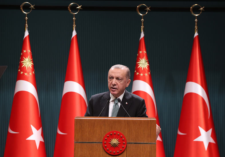Cumhurbaşkanı'ndan öğrencilere ulaşım, esnafa kredi müjdesi!;