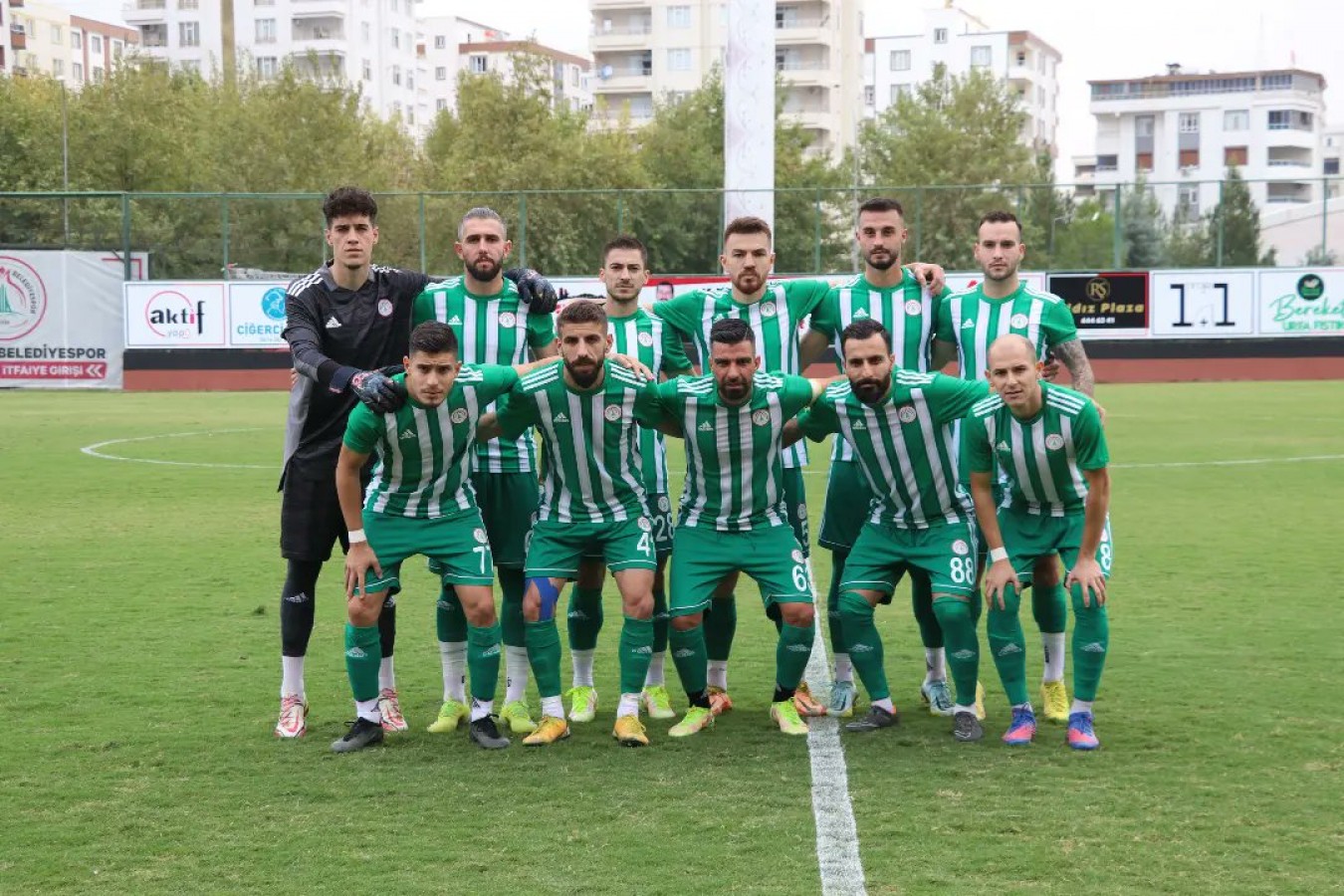 Karbel Karaköprü Belediyespor kendi evinde 1 puana razı oldu;