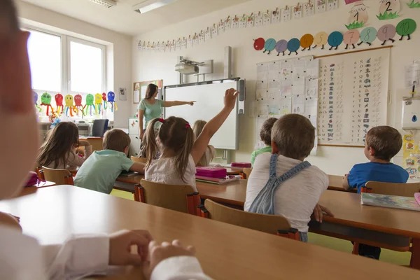 Okullarda ilk ara tatile ne kadar kaldı?;