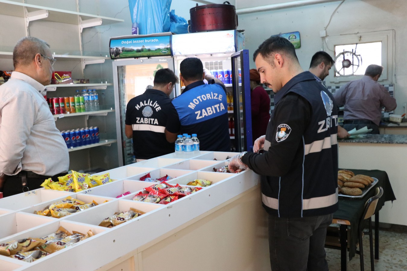 Haliliye’de zabıtan okul çevrelerinde denetim;