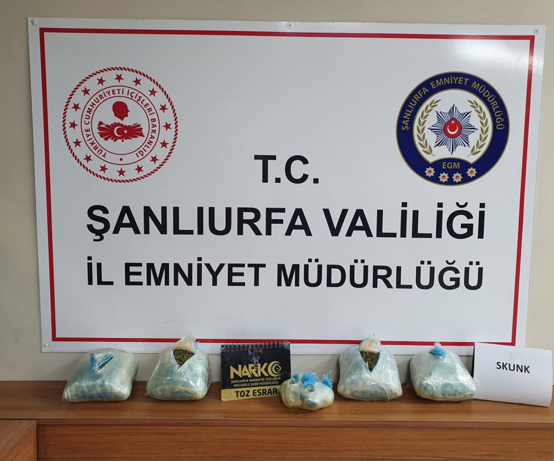 Urfa'da yolcu otobüsünden uyuşturucu madde çıktı;