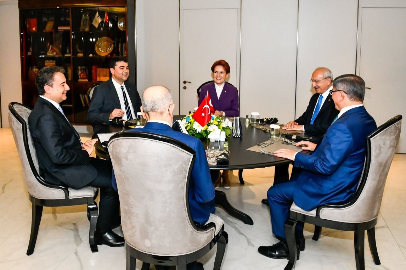 Altılı Masa anayasa önerisini yarın açıklayacak;