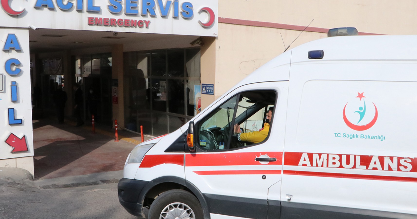Eyyübiye'de trafik kazası! 1'i çocuk 3 yaralı;