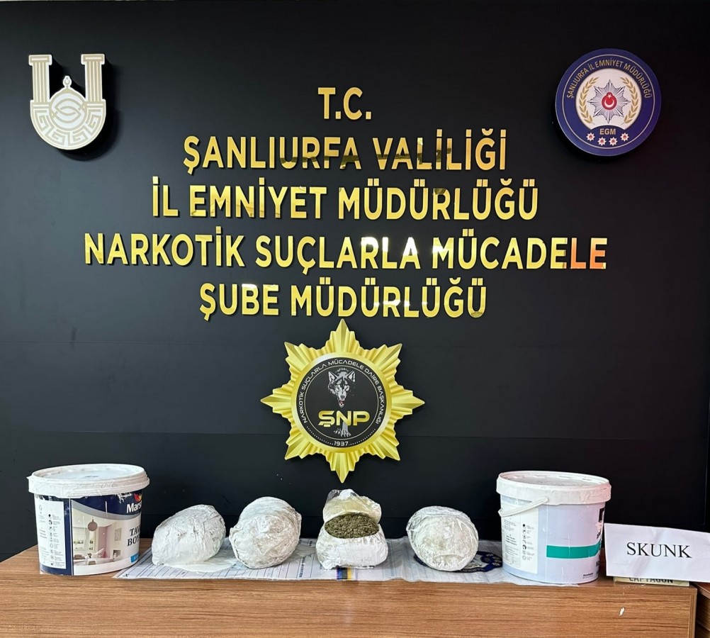 Şanlıurfa’da araç içindeki boya kutularından uyuşturucu çıktı!;