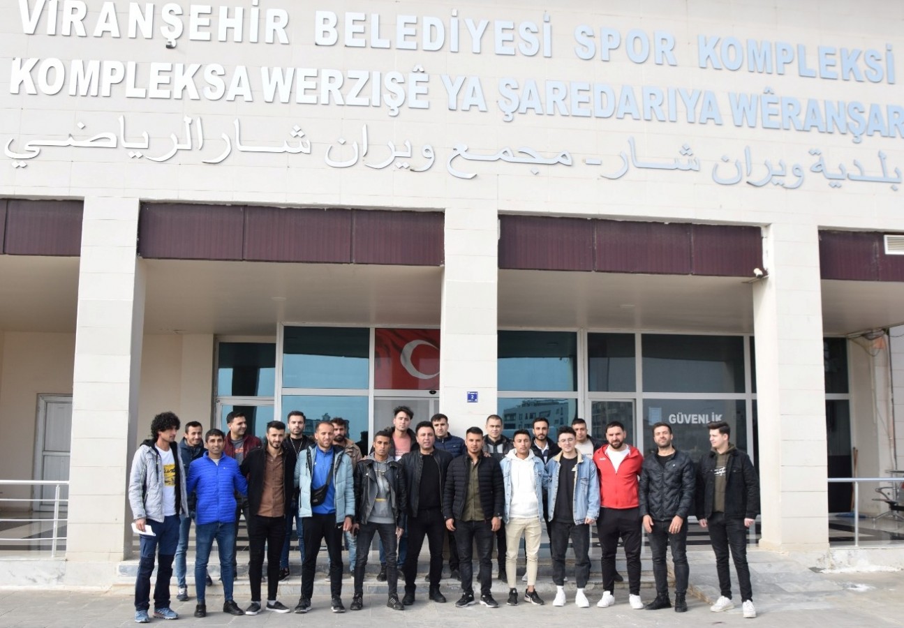 Viranşehir Belediyesi polis olmak isteyenlere destek oluyor;