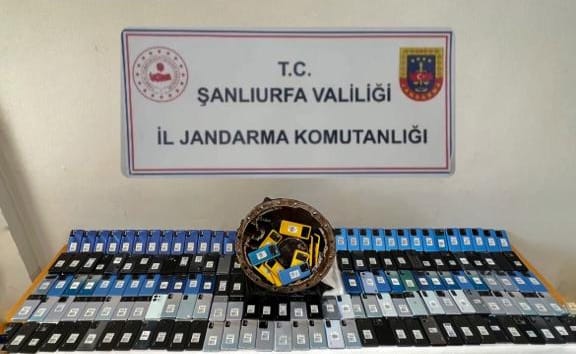 Viranşehir’de gümrük kaçağı cep telefonu operasyonu;