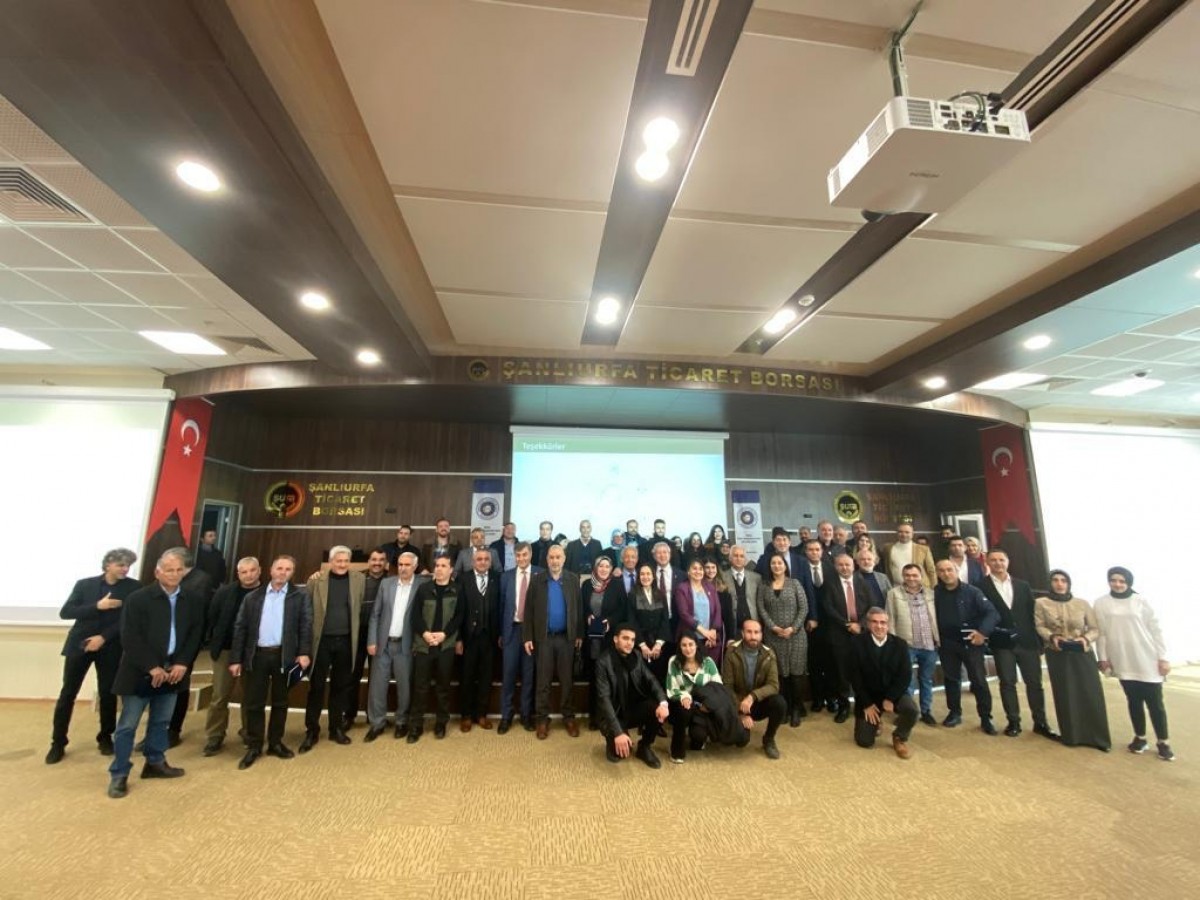 Urfa'da mesleğinde 25 yılı devirenlere plaket;