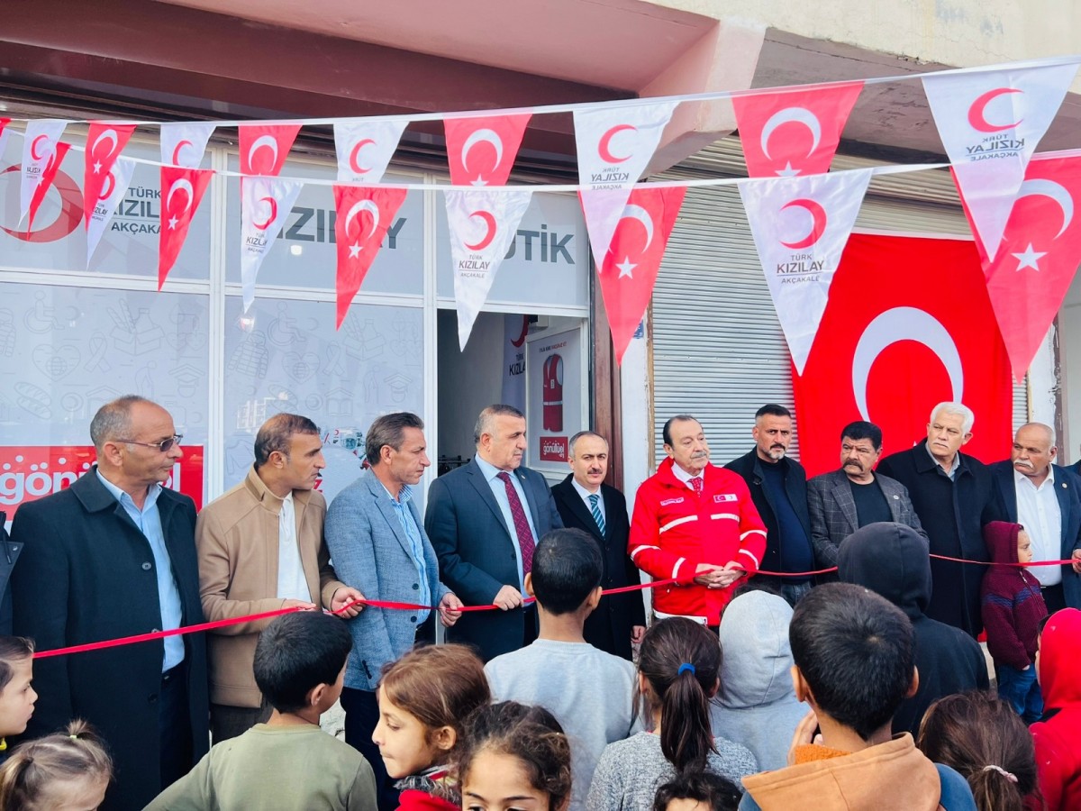 Kızılay’dan Akçakale ilçesinde ücretsiz giyim mağazası;