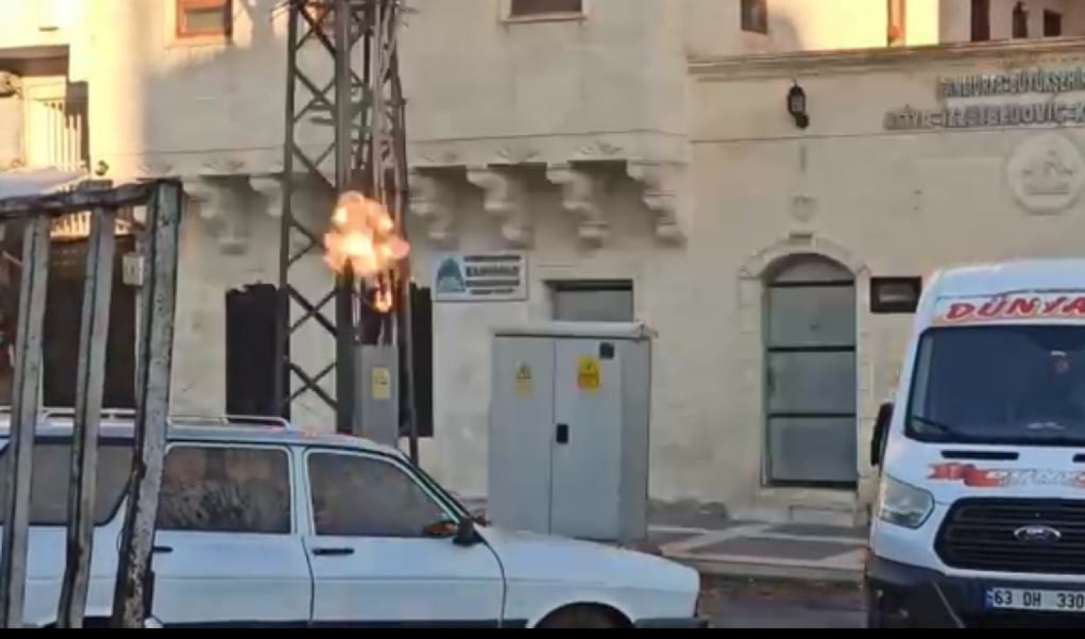 Şanlıurfa’da trafo patlaması korkuya neden oldu;