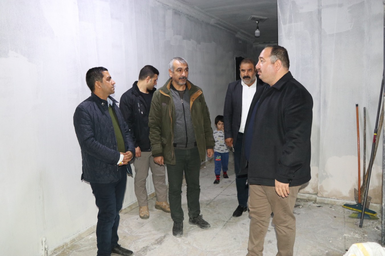 Başkan Ekinci’den evi yanan aileye ziyaret;