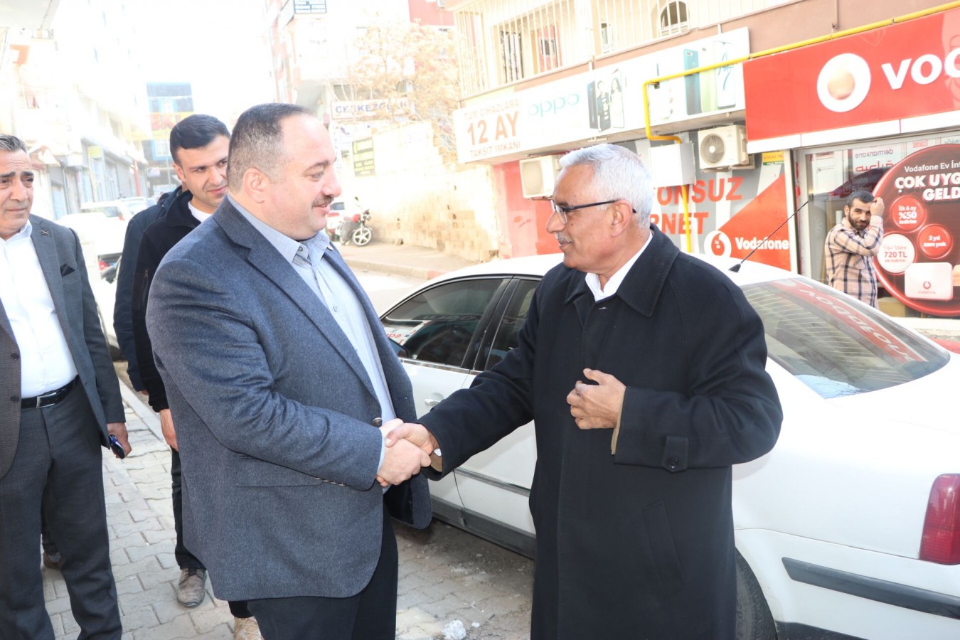 Salih Ekinci esnafı ziyaret ederek geçmiş olsun dileklerini iletti;