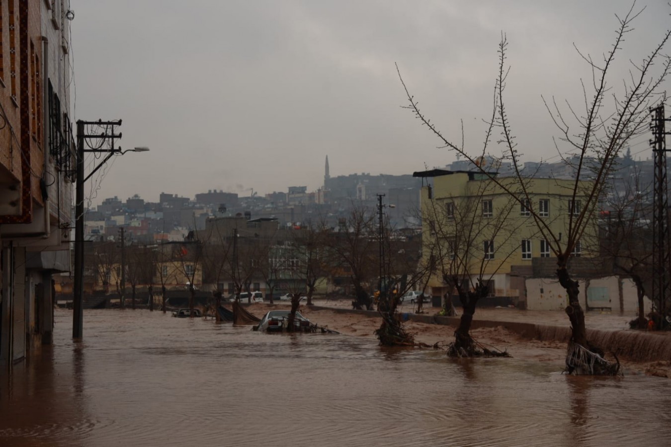 Urfa'da okullar 1 gün daha tatil edildi;