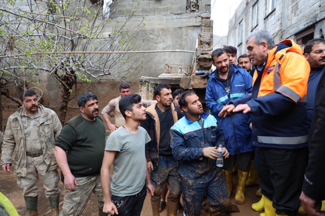Beyazgül: Tüm sokaklar ve evler temizlenene kadar bize uyumak yok;