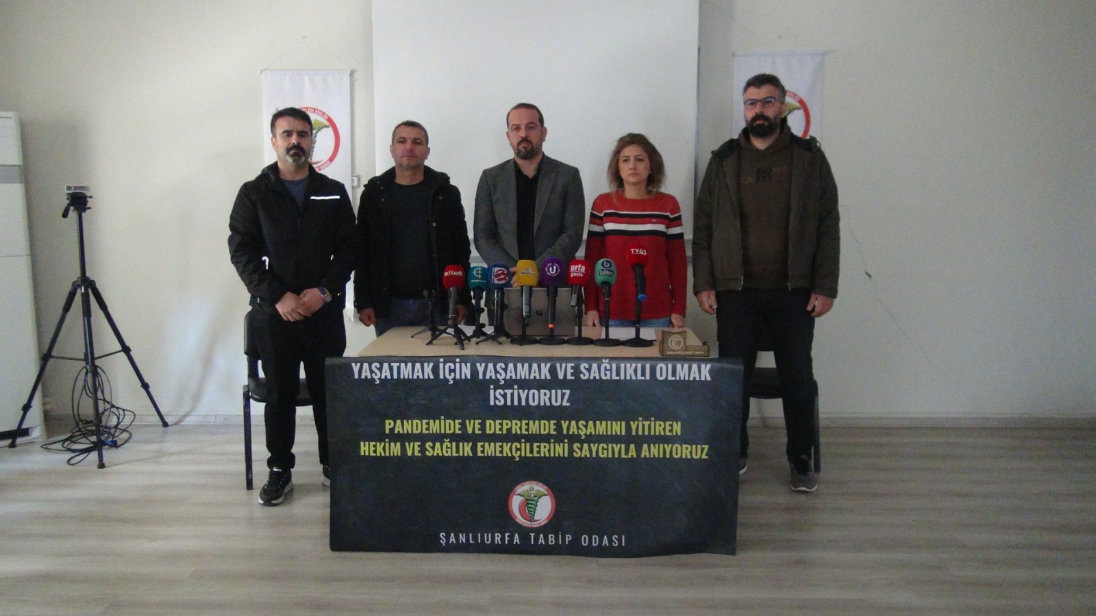 Pandemide ve depremlerde ölen sağlık çalışanları Urfa’da anıldı;