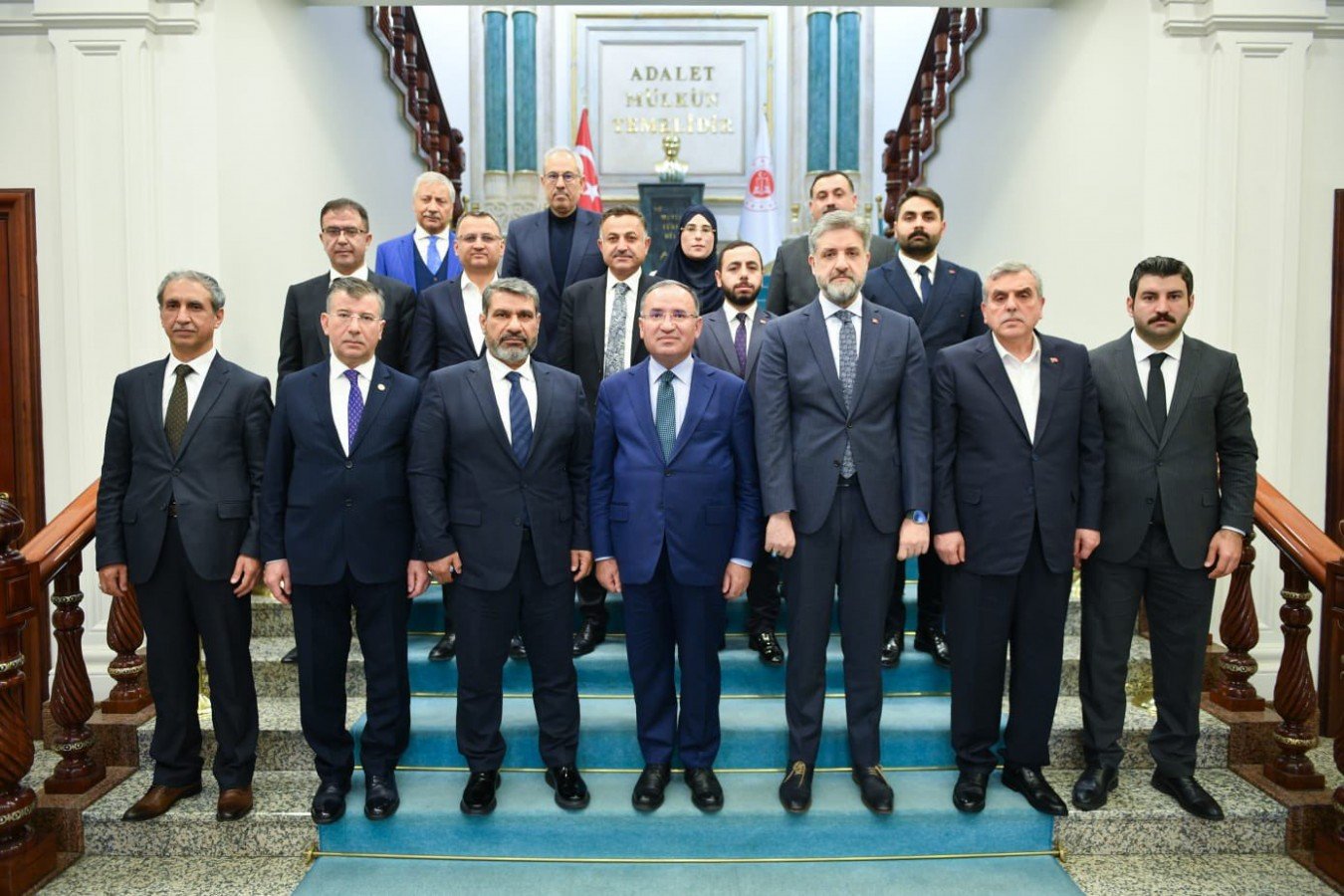 Urfa'nın AK Parti adayları bir arada... Bakan Bozdağ'dan açıklama...;