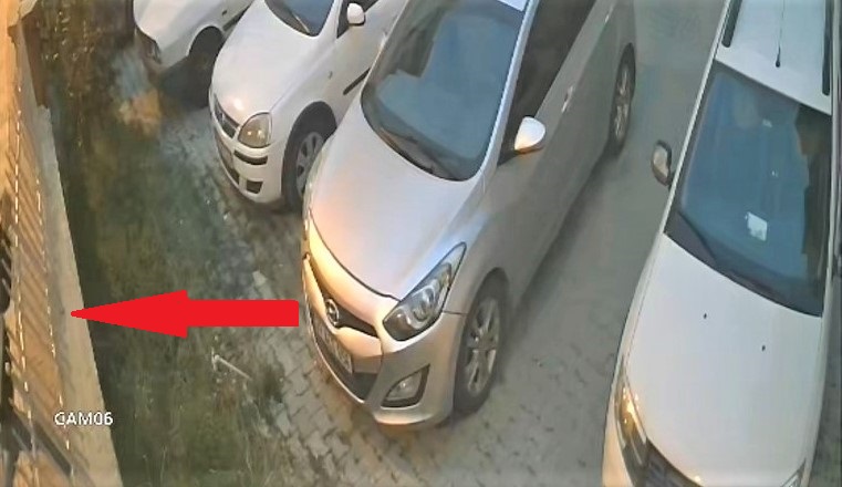 Şanlıurfa’da demir korkulukların çalındığı anlar kamerada;