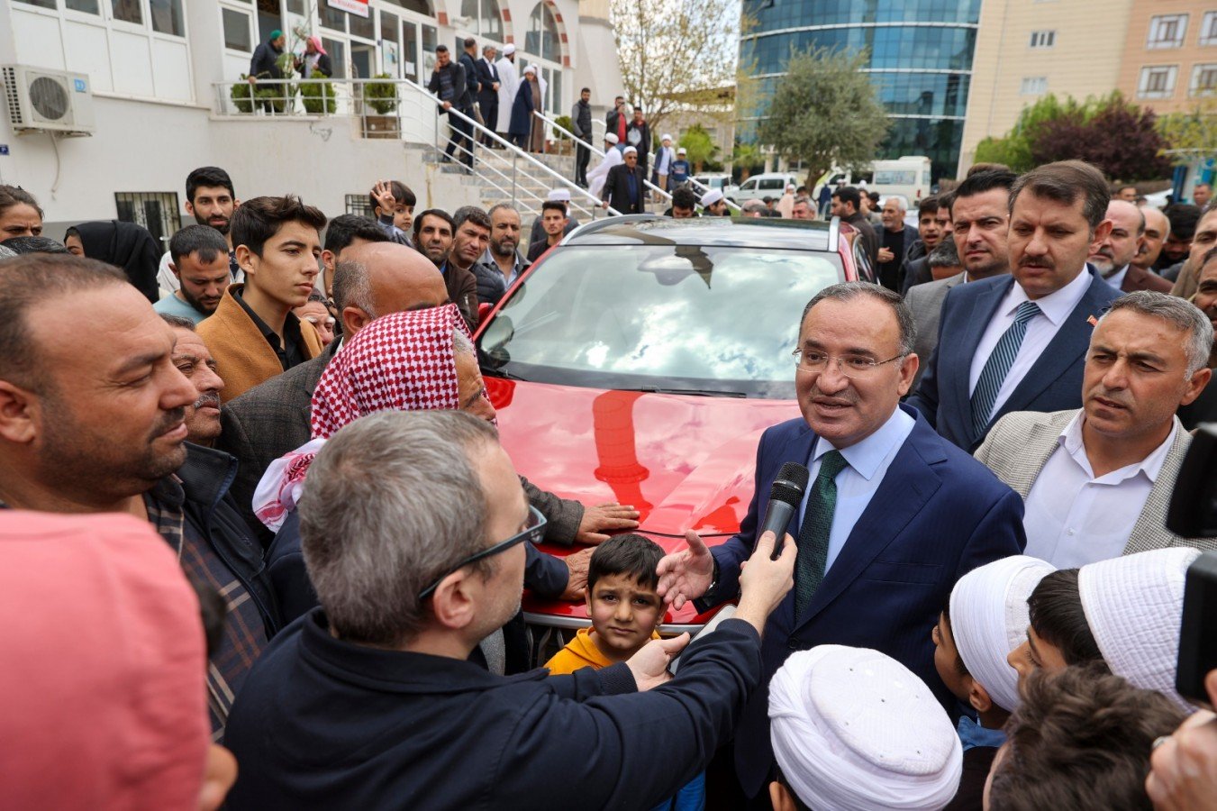 Bakan Bozdağ: Biz hangi sözü verdiysek yaptık;