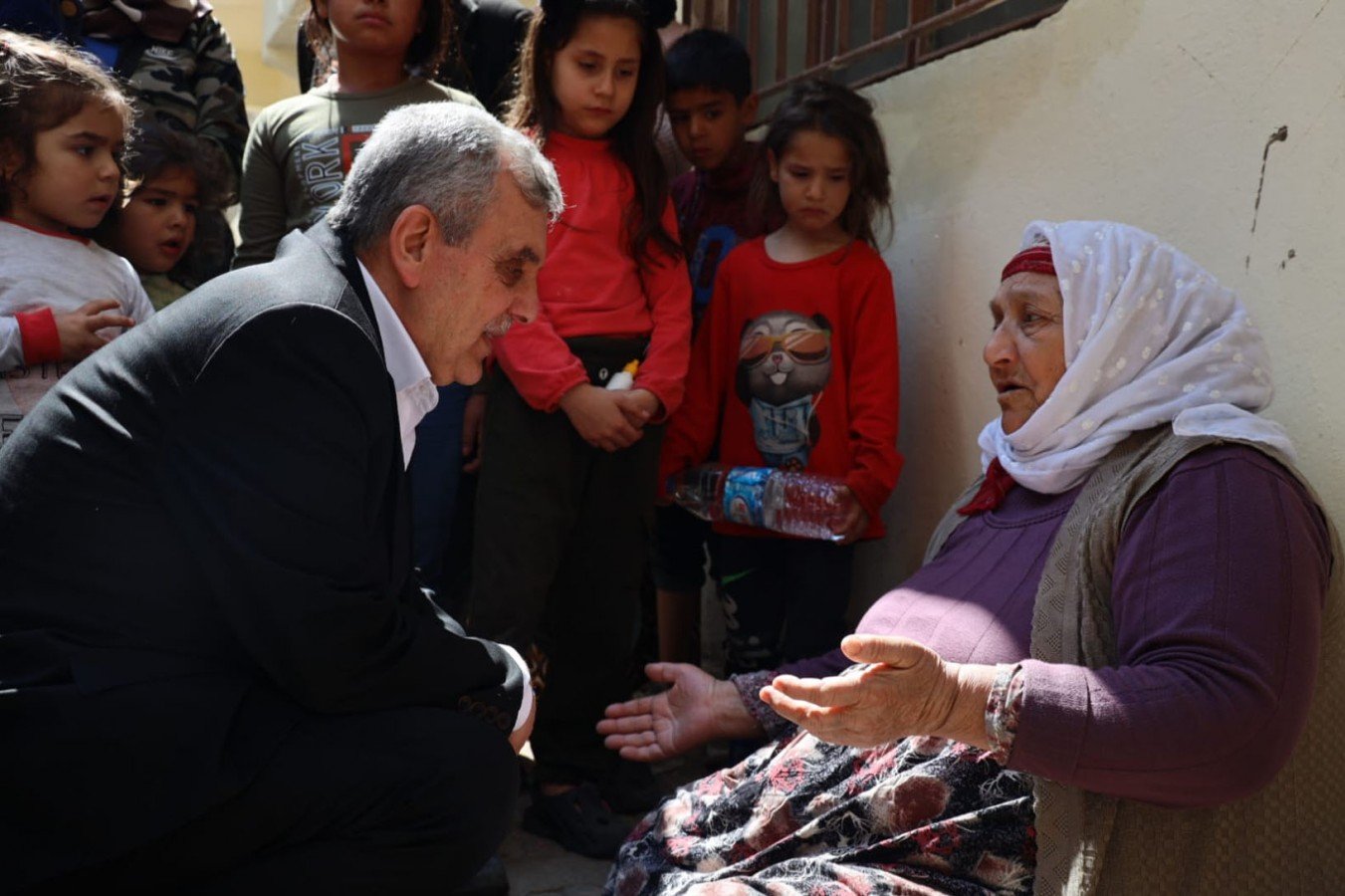Başkan Beyazgül selden etkilenen vatandaşları yalnız bırakmadı;